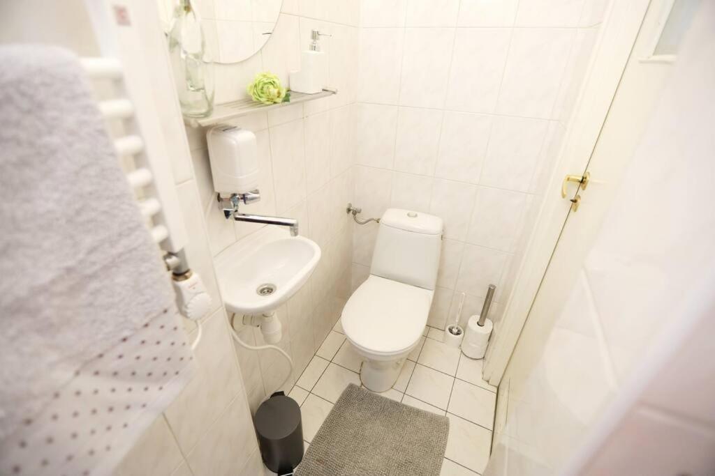 Batorego Cosy Apartment Краков Экстерьер фото