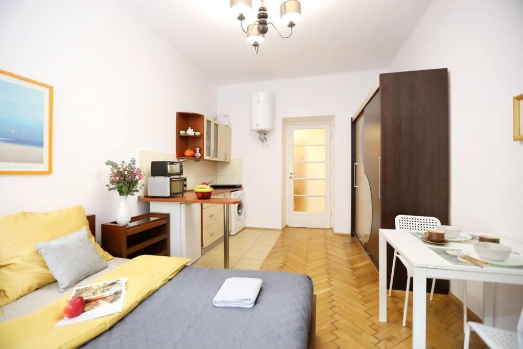 Batorego Cosy Apartment Краков Экстерьер фото